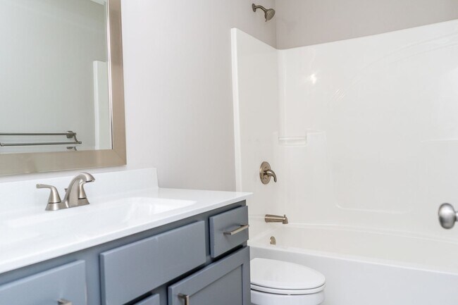 Building Photo - Lovely home for rent in established neigborhood