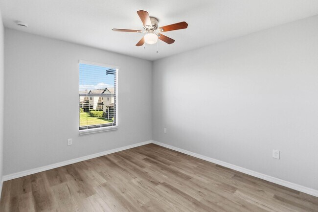 Building Photo - Bright & Stylish 3-Bedroom Townhome with Pond Views in Gated Seven Oaks