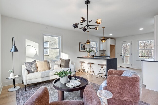 Building Photo - 603 N 5th St