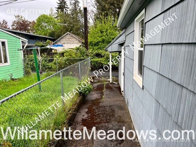 Building Photo - 687 Catterlin St NE