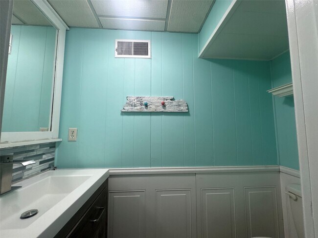 Building Photo - 41 Kenilworth Rd