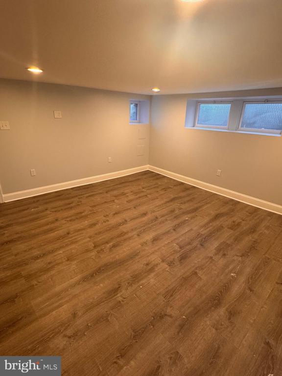 Building Photo - 5200 Ready Ave