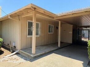 Building Photo - Stockton 2 Bedroom 2 Bathroom Condo