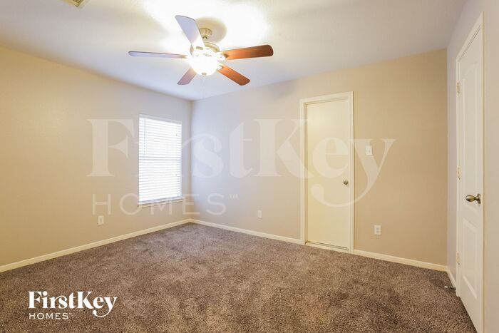 Building Photo - 15118 Sierra Ridge Dr
