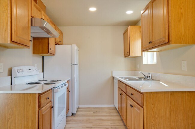 Building Photo - Kent Green River Estates Condo