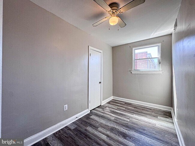 Building Photo - 4630 Hillside Rd SE