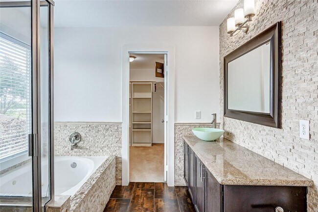 Building Photo - 21218 Somerset Park Ln