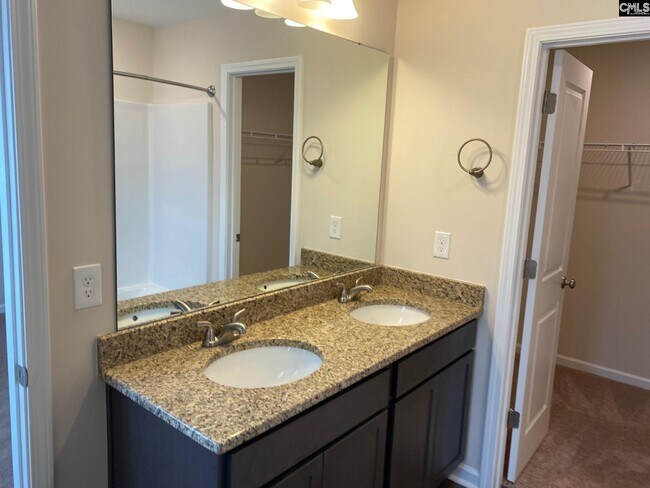 Building Photo - 421 Sharptail Dr