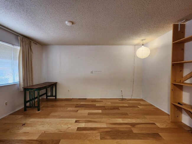 Building Photo - 1114 Camino Consuelo