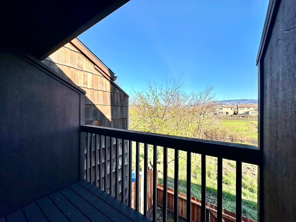 Building Photo - 1460 Parkway Dr