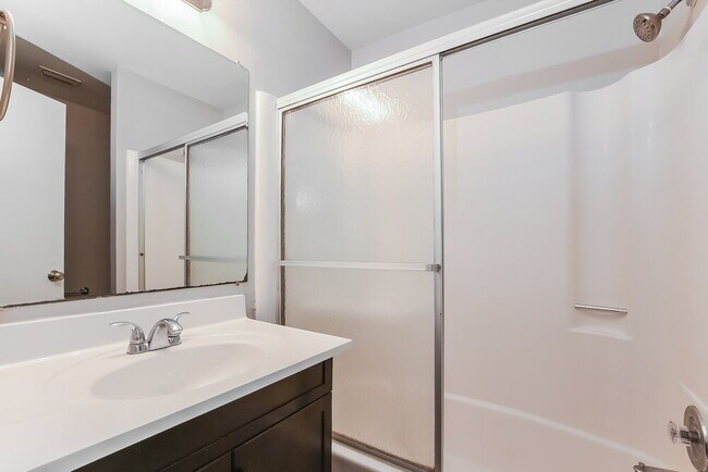 Building Photo - 1608 Gattis Dr