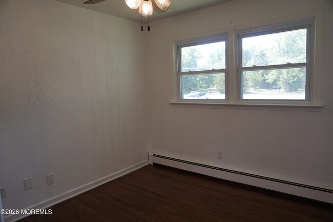 Building Photo - 1385 W Veterans Hwy