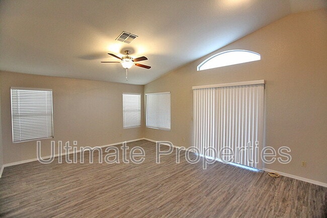 Building Photo - 7135 W Via De Luna Dr