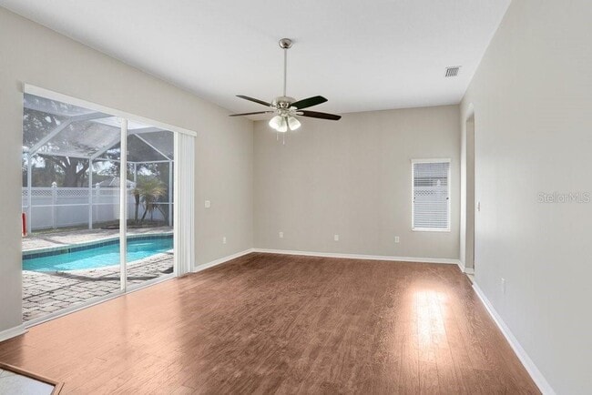 Building Photo - 7005 Cohasset Cir