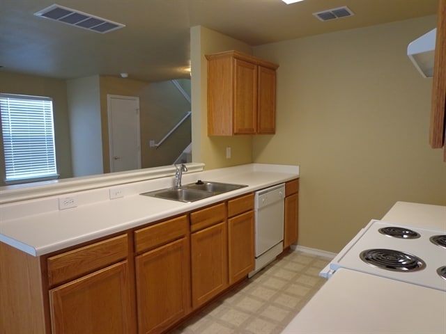 Building Photo - 6819 Cougar Clf