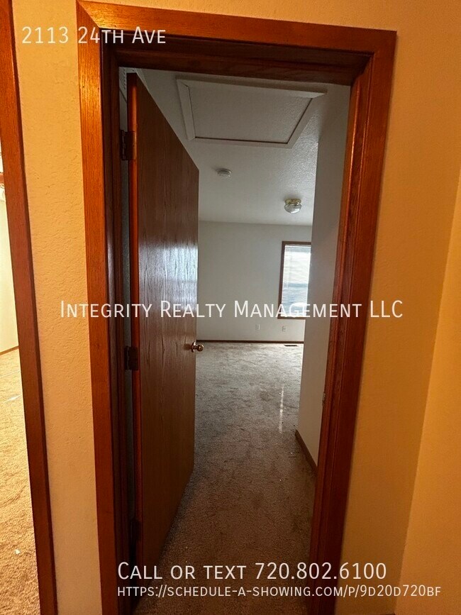 Building Photo - 2113 24th Ave