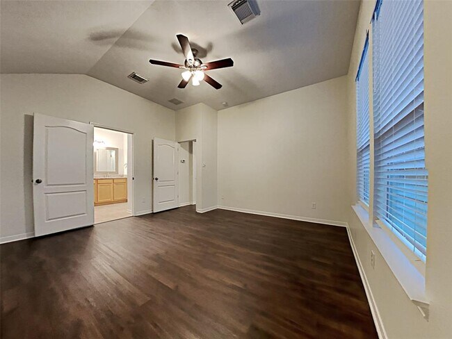 Building Photo - 30114 Saw Oaks Dr