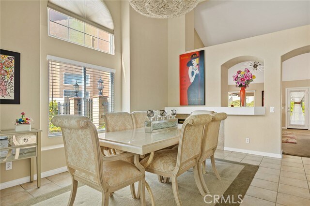 Building Photo - 1521 Fairway Oaks Ave