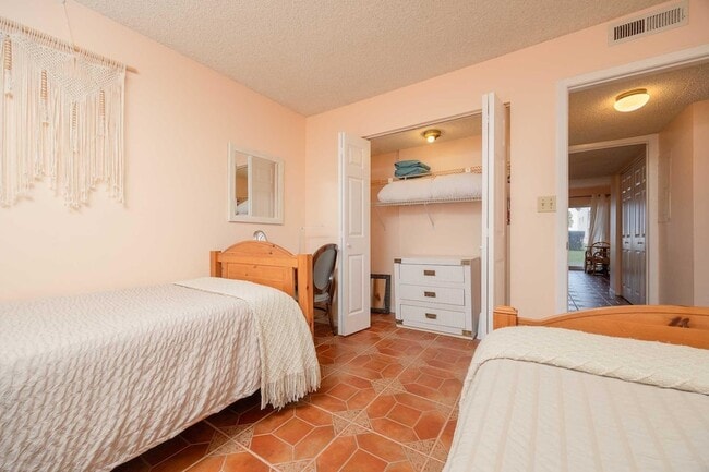 Building Photo - 4 Ocean Trace Rd