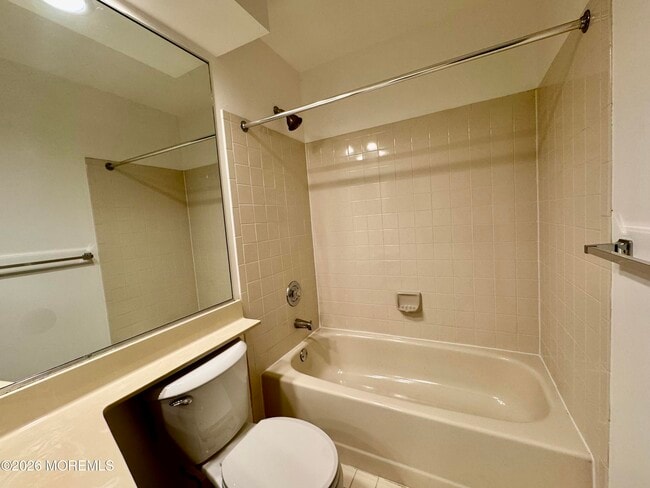 Building Photo - 407 Hampton Ct