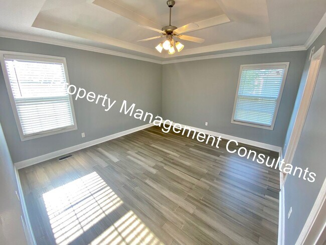 Building Photo - 3 Bedroom in Lees Summit School District