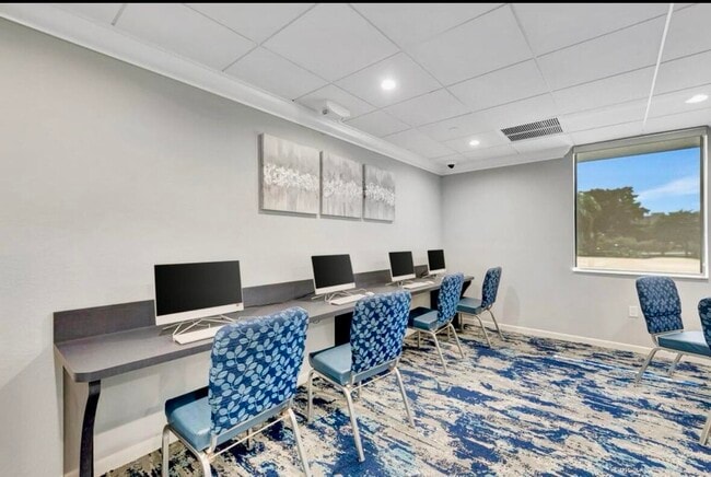 Building Photo - 7270 Ashford Pl
