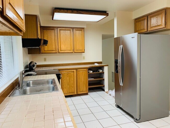 Building Photo - Issaquah 4 bd 3 bath single family house f...