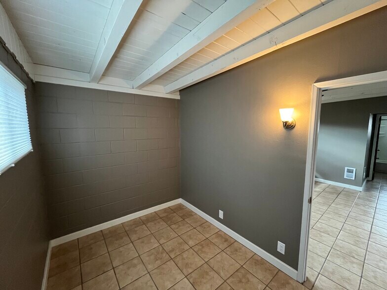 Building Photo - 4208 Mesa Grande Pl SE