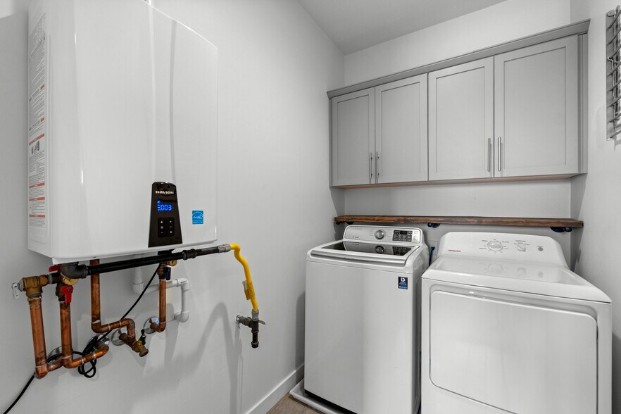 Building Photo - 3030 N 38th St