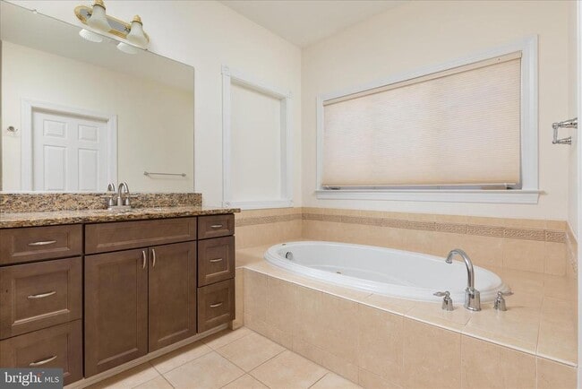 Building Photo - 18334 Buccaneer Terrace