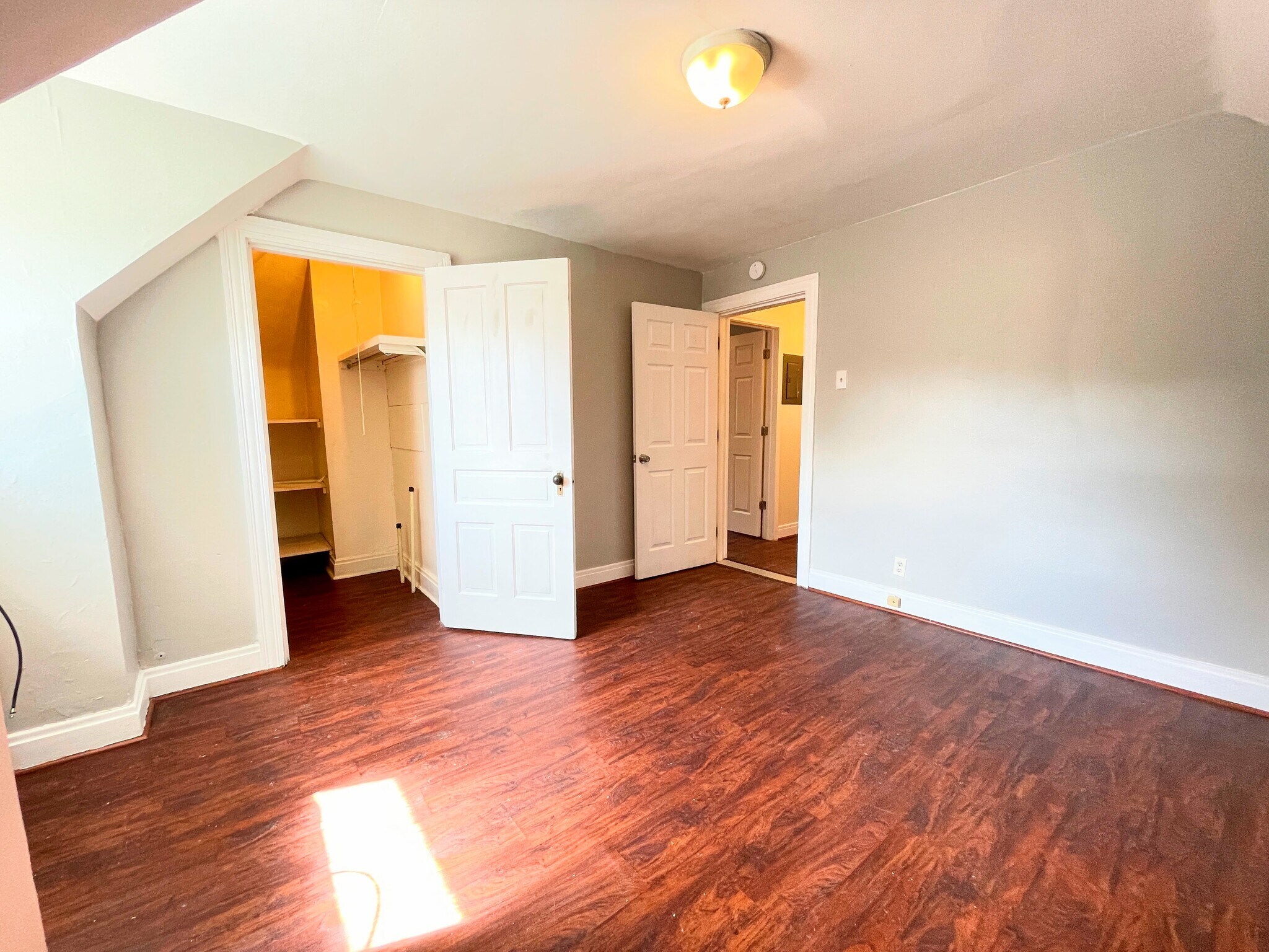Building Photo - 5544 Baywood St