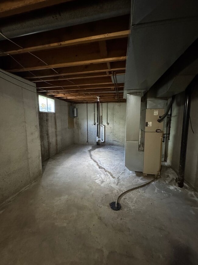 Building Photo - 311 Hawthorne Ct
