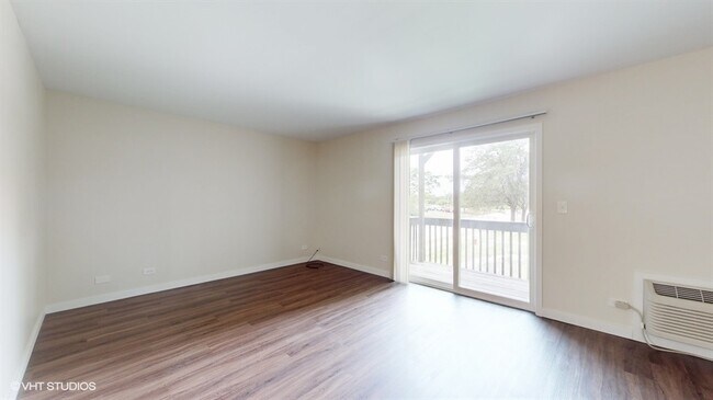 Building Photo - 29W542 Country Ridge Dr