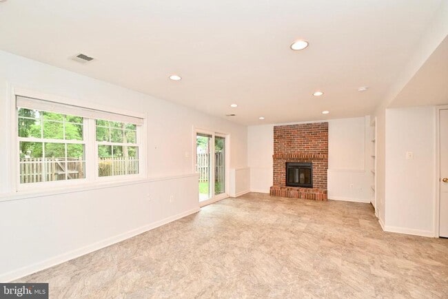 Building Photo - 10048 Wood Sorrels Ln