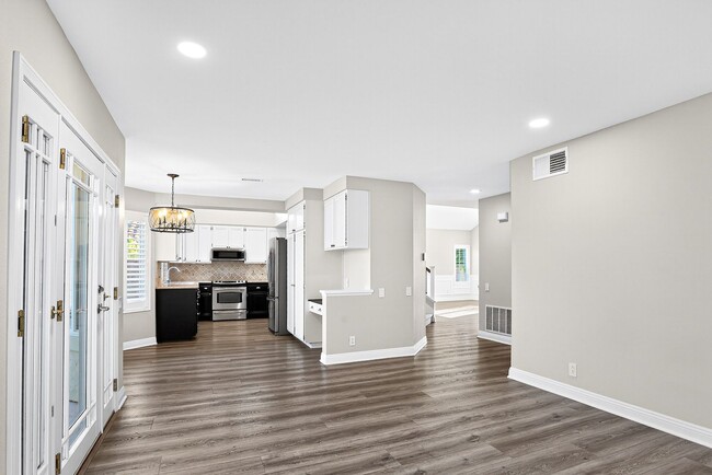 Building Photo - Exceptional Escondido Living — 4 Bed | 3 B...