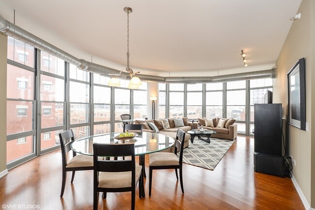 Building Photo - 1200 W Monroe St