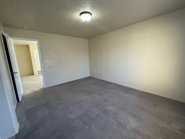 Building Photo - 9620 Sundoro Pl NW