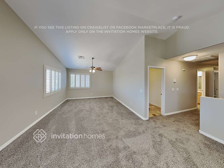 Building Photo - 3318 W Santa Cruz Ave