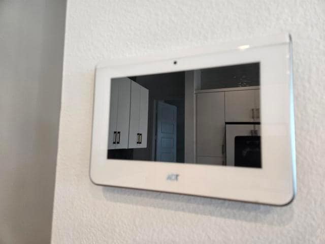 Building Photo - 8337 Distinctive Dr