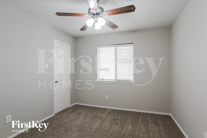 Building Photo - 1419 Rosebay Rd