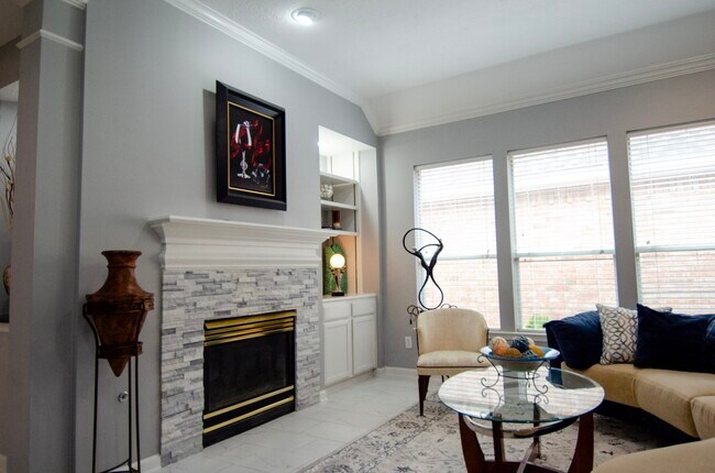 Building Photo - 1211 Campton Ct