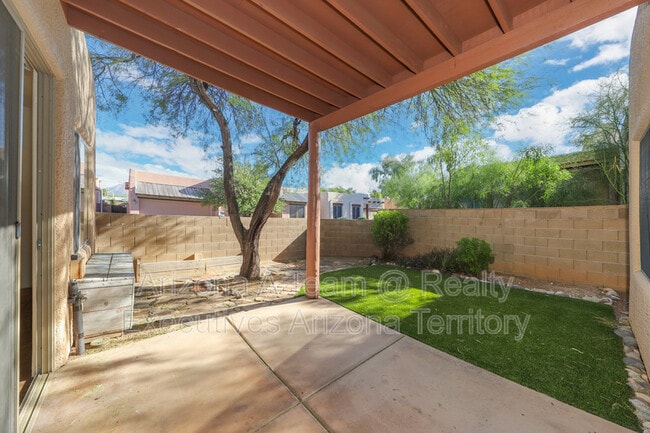 Building Photo - 3760 N Bay Horse Loop