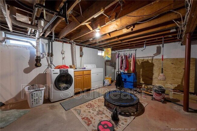 Building Photo - 36 Whittle St