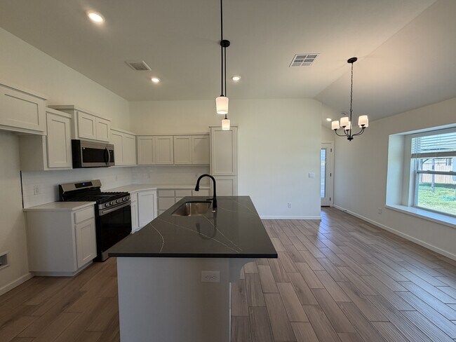 Building Photo - 18221 Austin Ct