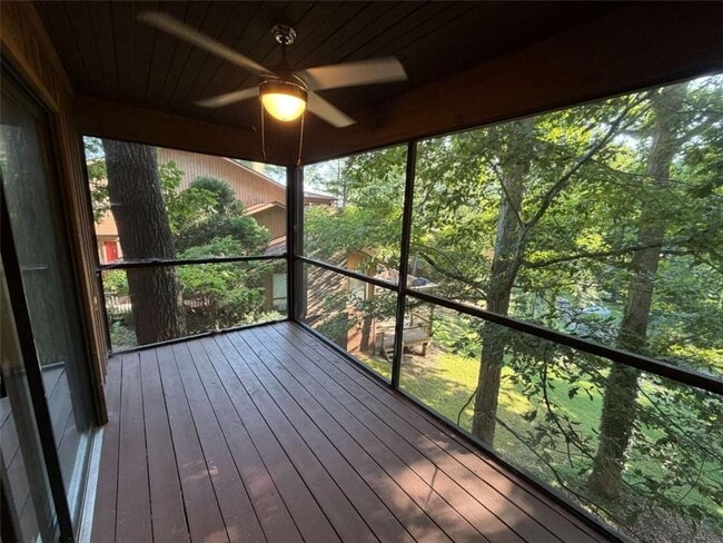 Building Photo - 1702 Pine Tree Dr
