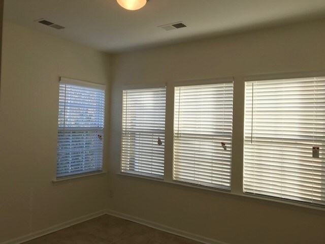 Building Photo - 10339 Samuels Way Dr