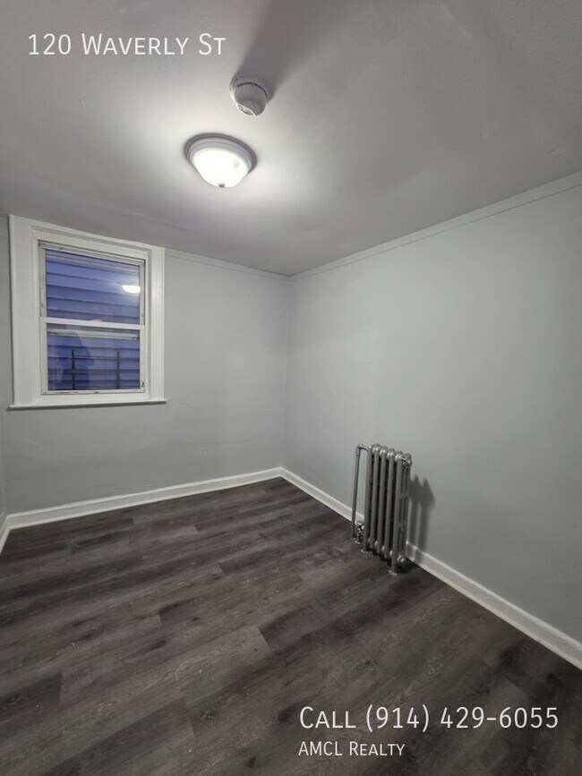 Building Photo - 120 Waverly St