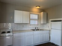 Building Photo - 215 Paschal St