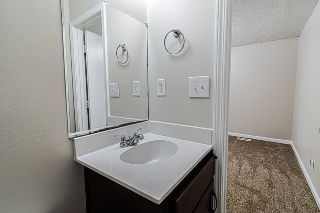 Building Photo - Half off 1 months rent