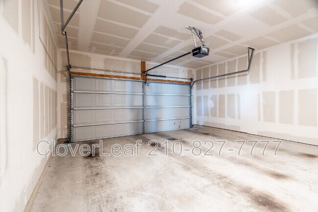 Building Photo - 9602 Bicknell Sedge